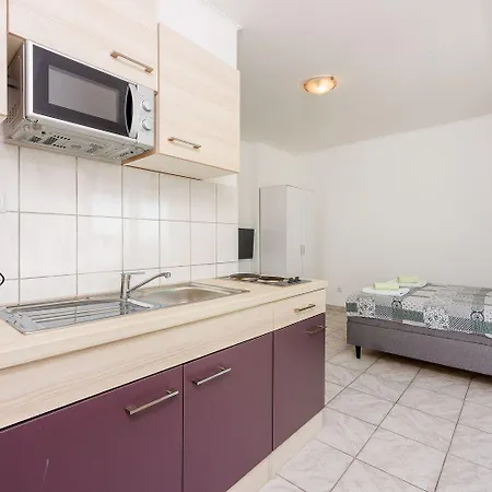 Idyllisches Studio-apartment Mit Grandiosen Meerblick, Privatparkplatz, Wifi Apartamento