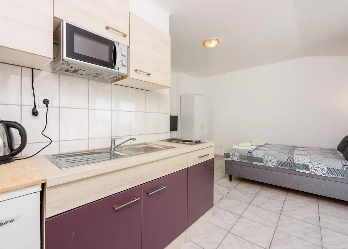 Idyllisches Studio-apartment Mit Grandiosen Meerblick, Privatparkplatz, Wifi Appartement