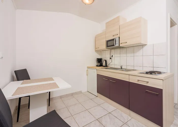 Appartement Idyllisches Studio-apartment Mit Grandiosen Meerblick, Privatparkplatz, Wifi Crikvenica