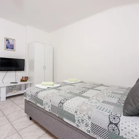 Idyllisches Studio-apartment Mit Grandiosen Meerblick, Privatparkplatz, Wifi * Crikvenica