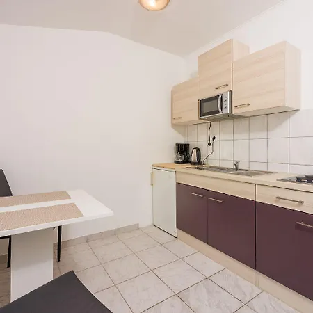 Apartamento Idyllisches Studio-apartment Mit Grandiosen Meerblick, Privatparkplatz, Wifi Crikvenica